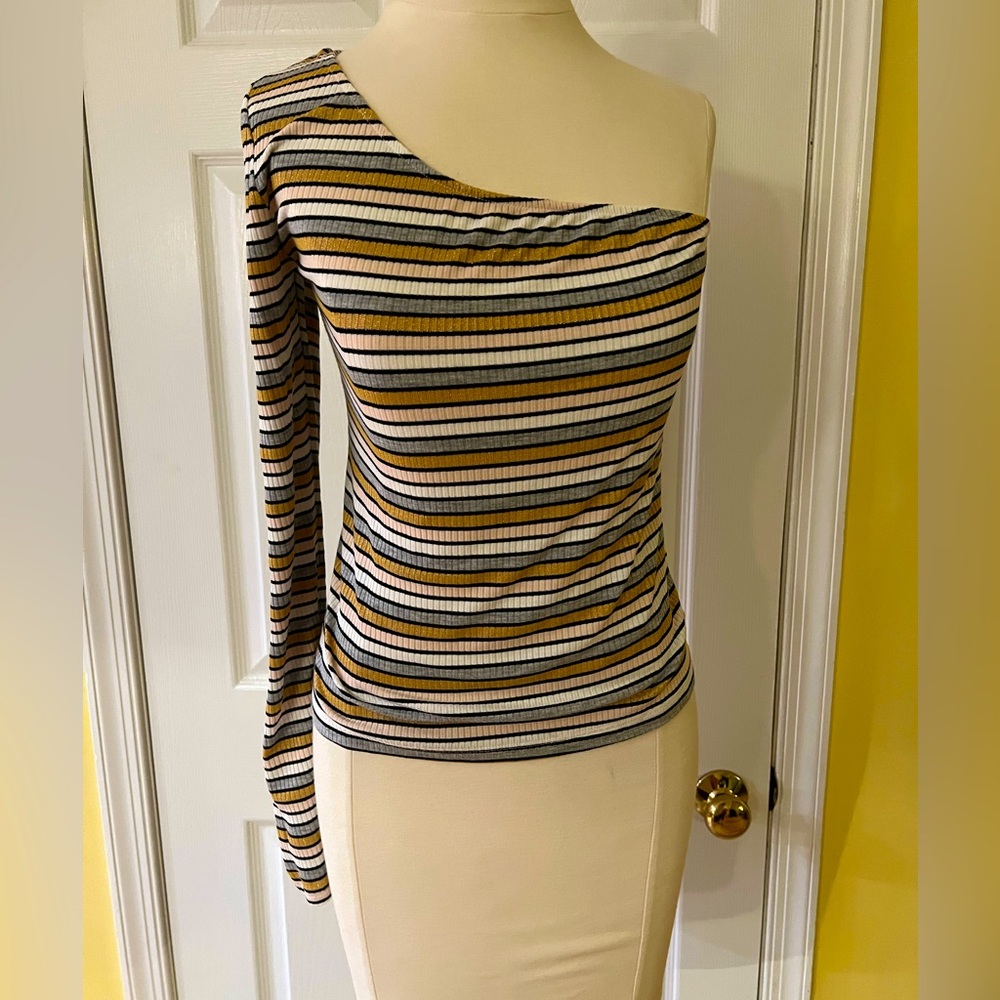 Aeropostale woman’s Long Sleeve Metallic Stripe One-Shoulder Top